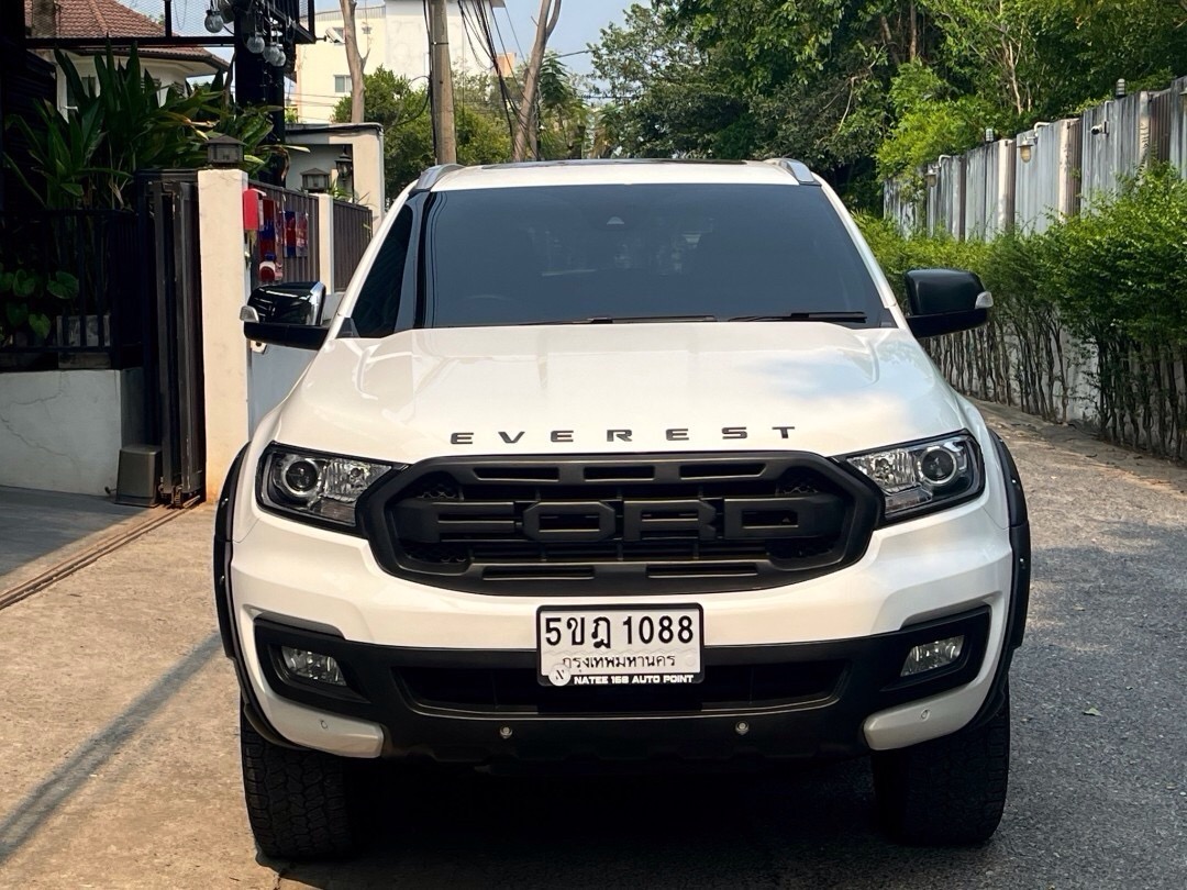 2019 Ford Everest Titanium+ 4x2 สีขาว (รูปที่ 4)