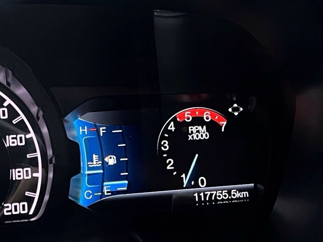 2019 Ford Everest Titanium+ 4x2 สีขาว (รูปที่ 6)