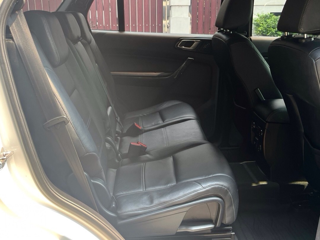 2019 Ford Everest Titanium+ 4x2 สีขาว (รูปที่ 7)