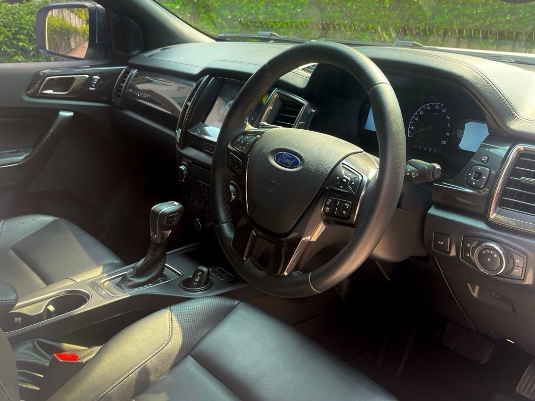 2019 Ford Everest Titanium+ 4x2 สีขาว (รูปที่ 3)