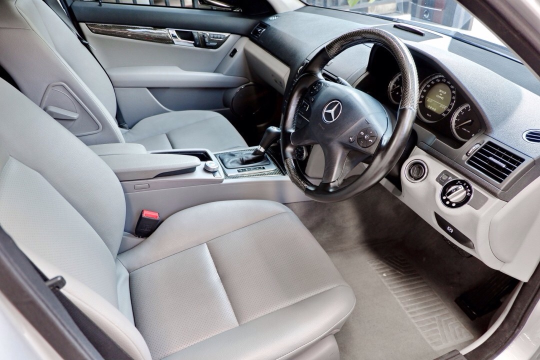 2008 Mercedes-Benz C-Class W204 C200 สีเทา (รูปที่ 10)
