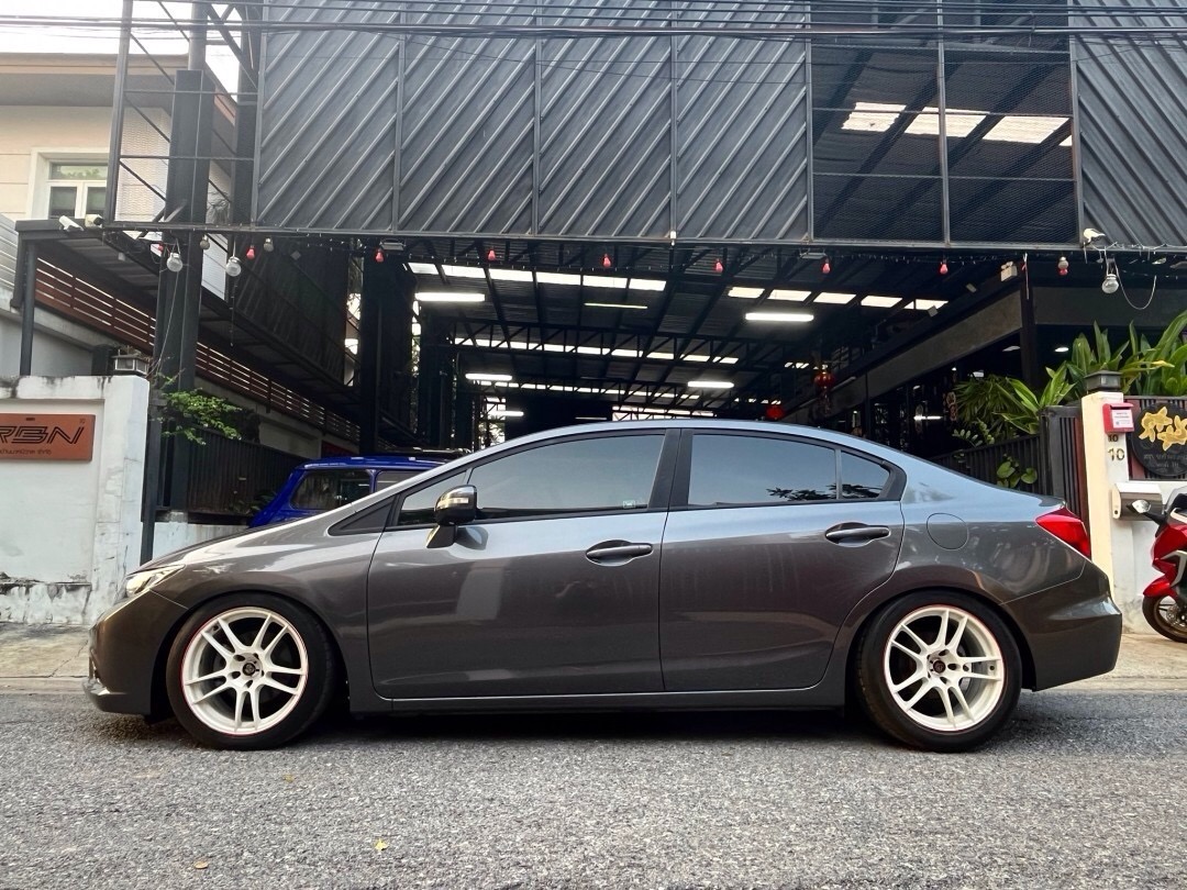 2014 Honda Civic FB สีเทา (รูปที่ 8)