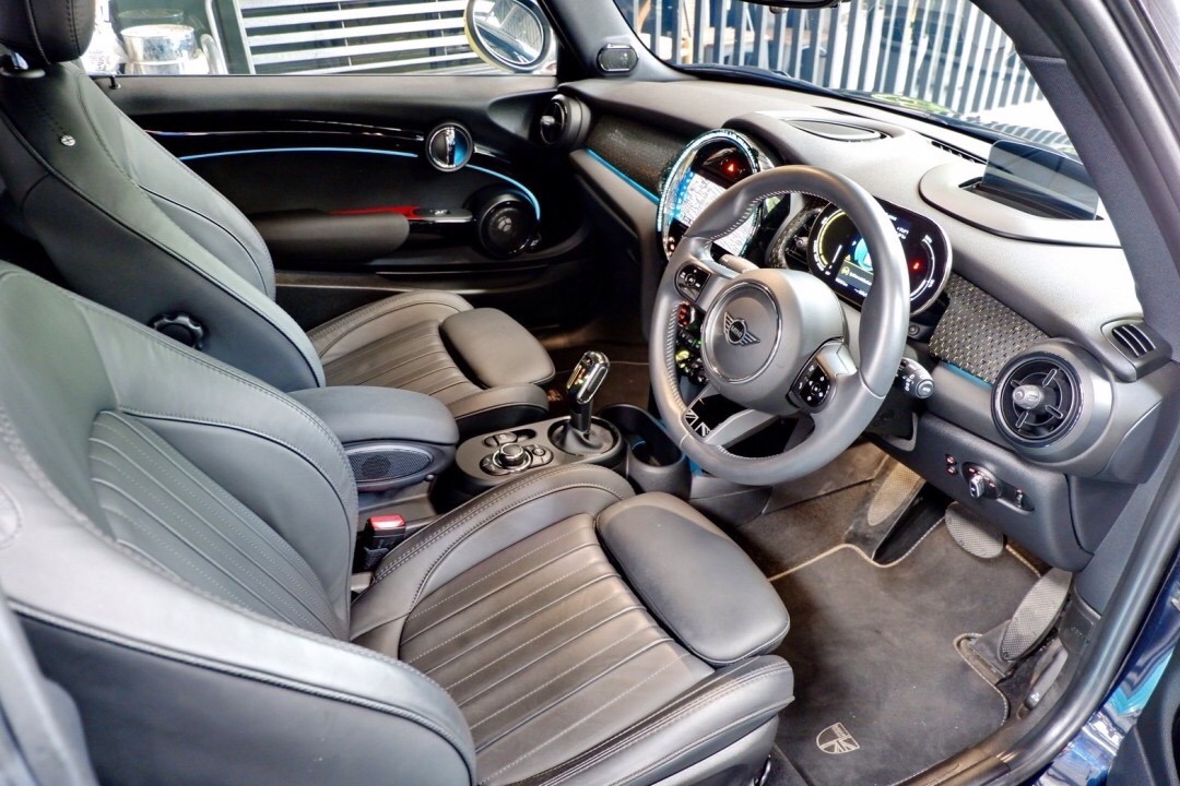 2021 Mini Cooper (Hatch) Look3 F55 (5 ประตู) สีน้ำเงิน (รูปที่ 7)