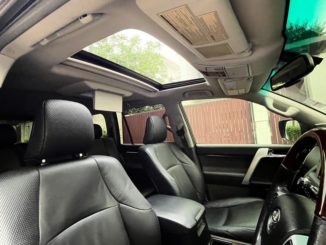 2016 Toyota Land Cruiser J100 สีน้ำเงิน (รูปที่ 15)