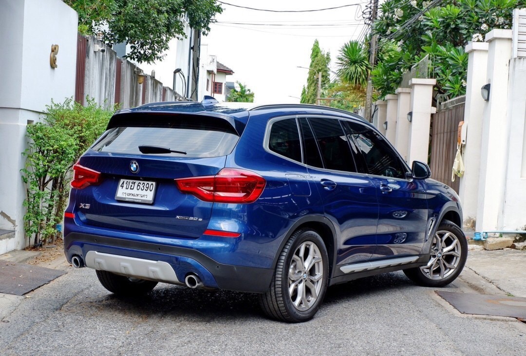 2021 BMW X3 G01 สีน้ำเงิน (รูปที่ 2)