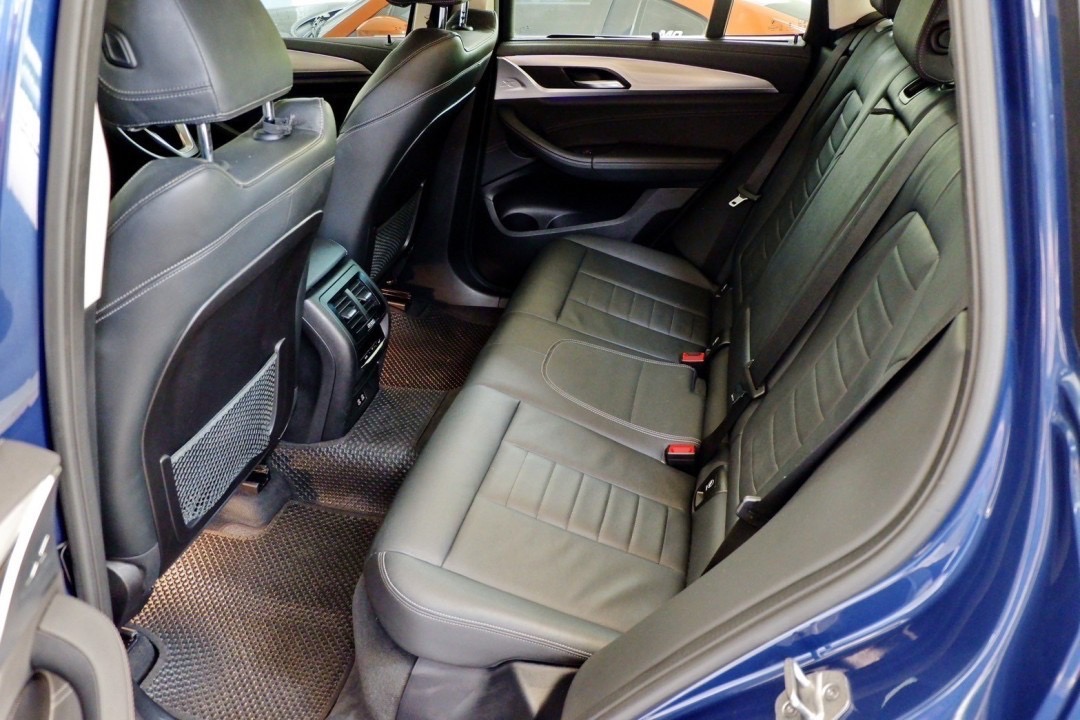 2021 BMW X3 G01 สีน้ำเงิน (รูปที่ 5)