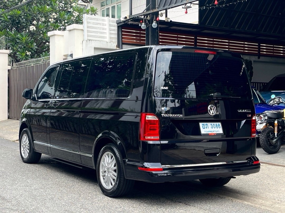 2019 Volkswagen Transporter (Caravelle) Transporter Shuttle สีดำ (รูปที่ 6)