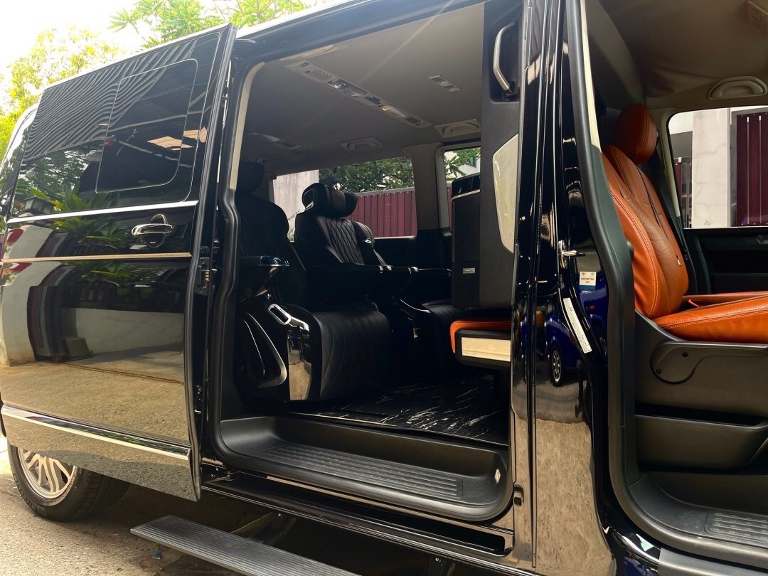 2019 Volkswagen Transporter (Caravelle) Transporter Shuttle สีดำ (รูปที่ 7)