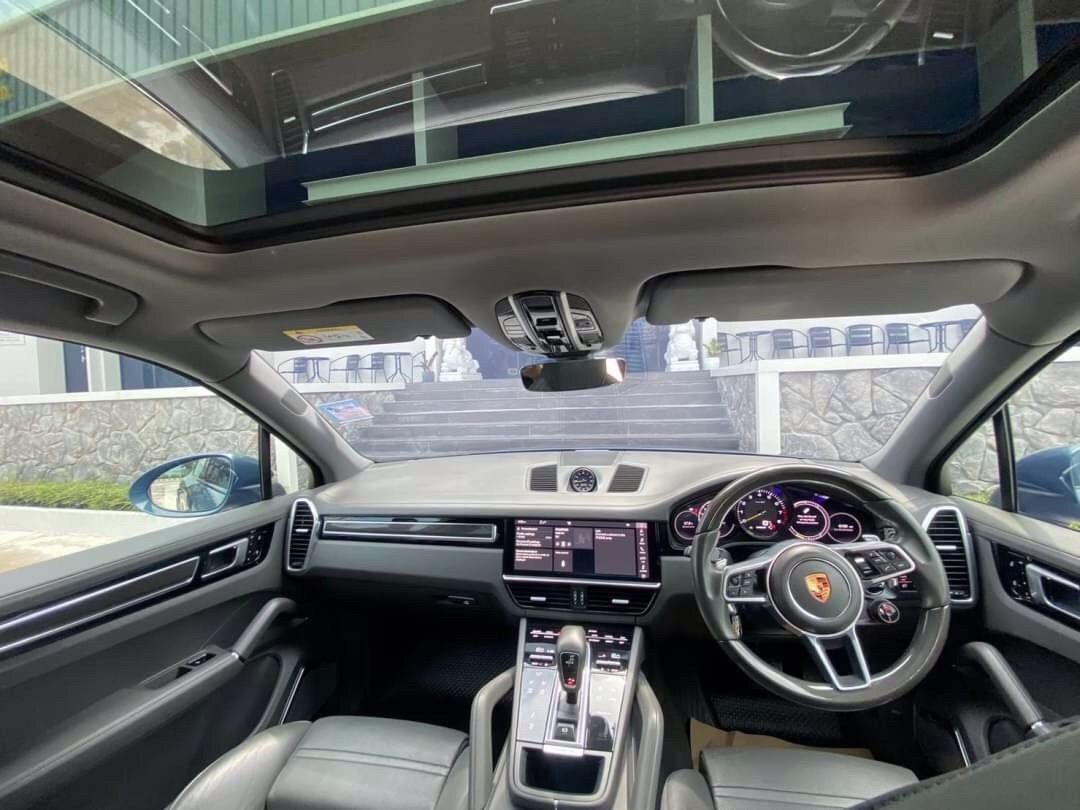 2019 Porsche Cayenne E-Hybrid สีเทา (รูปที่ 12)