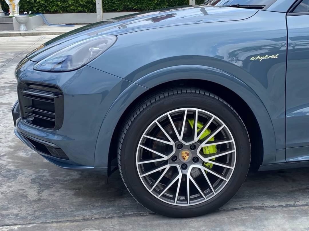2019 Porsche Cayenne E-Hybrid สีเทา (รูปที่ 4)