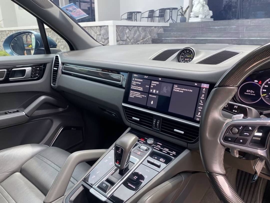2019 Porsche Cayenne E-Hybrid สีเทา (รูปที่ 11)