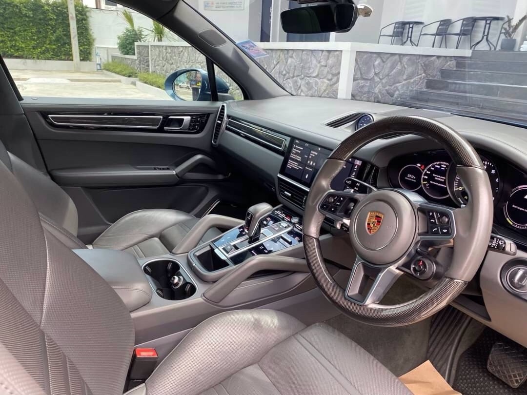 2019 Porsche Cayenne E-Hybrid สีเทา (รูปที่ 7)