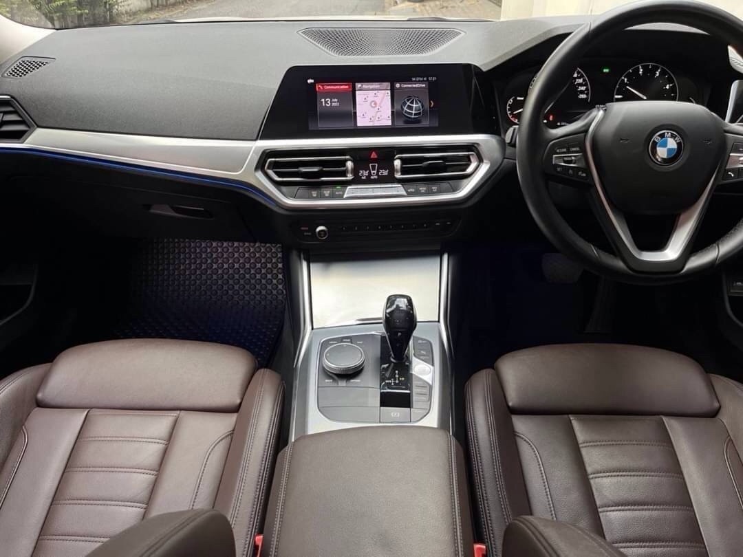 2019 BMW 320D Sport (g20)​ สีขาว (รูปที่ 3)