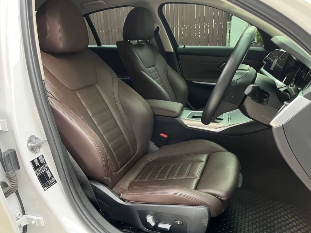 2019 BMW 320D Sport (g20)​ สีขาว (รูปที่ 10)