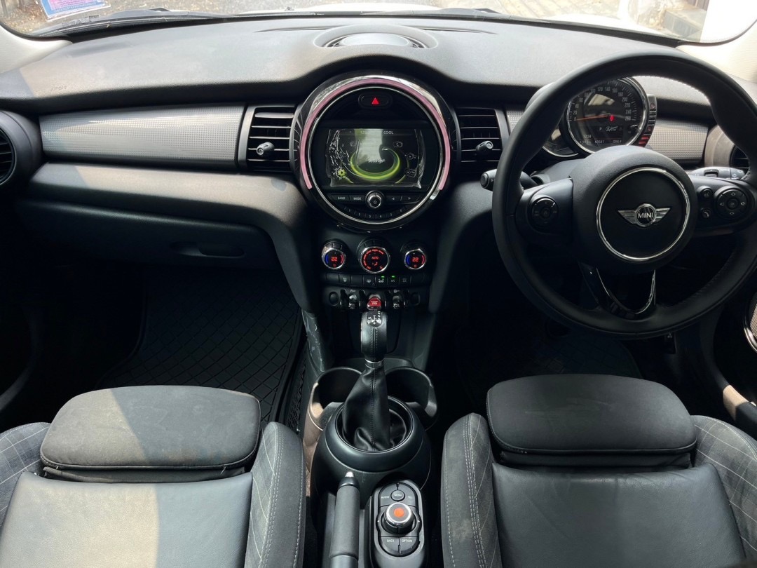 2015 Mini COOPER 5 TURER RHD สีขาว (รูปที่ 5)