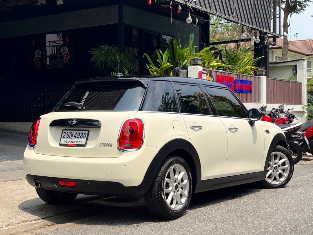 2015 Mini COOPER 5 TURER RHD สีขาว (รูปที่ 2)