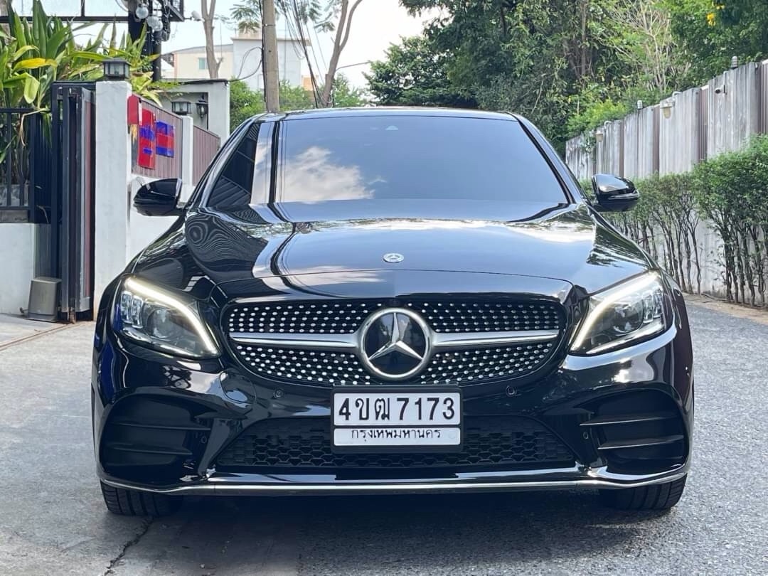 2019 Mercedes-Benz C-Class C 350 e AMG สีดำ (รูปที่ 4)