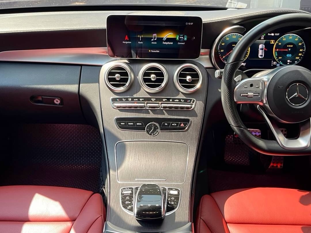 2019 Mercedes-Benz C-Class C 350 e AMG สีดำ (รูปที่ 8)