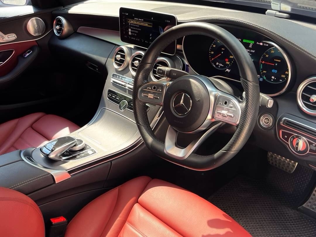 2019 Mercedes-Benz C-Class C 350 e AMG สีดำ (รูปที่ 9)