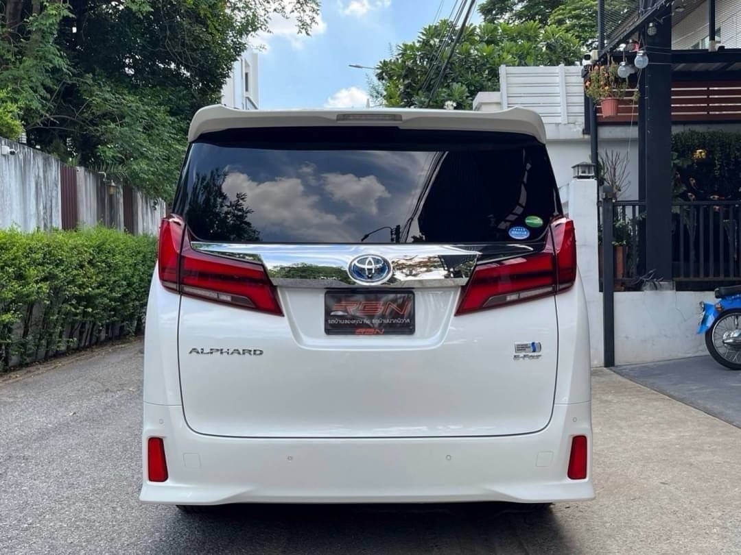 2020 Toyota Alphard สีขาว (รูปที่ 4)