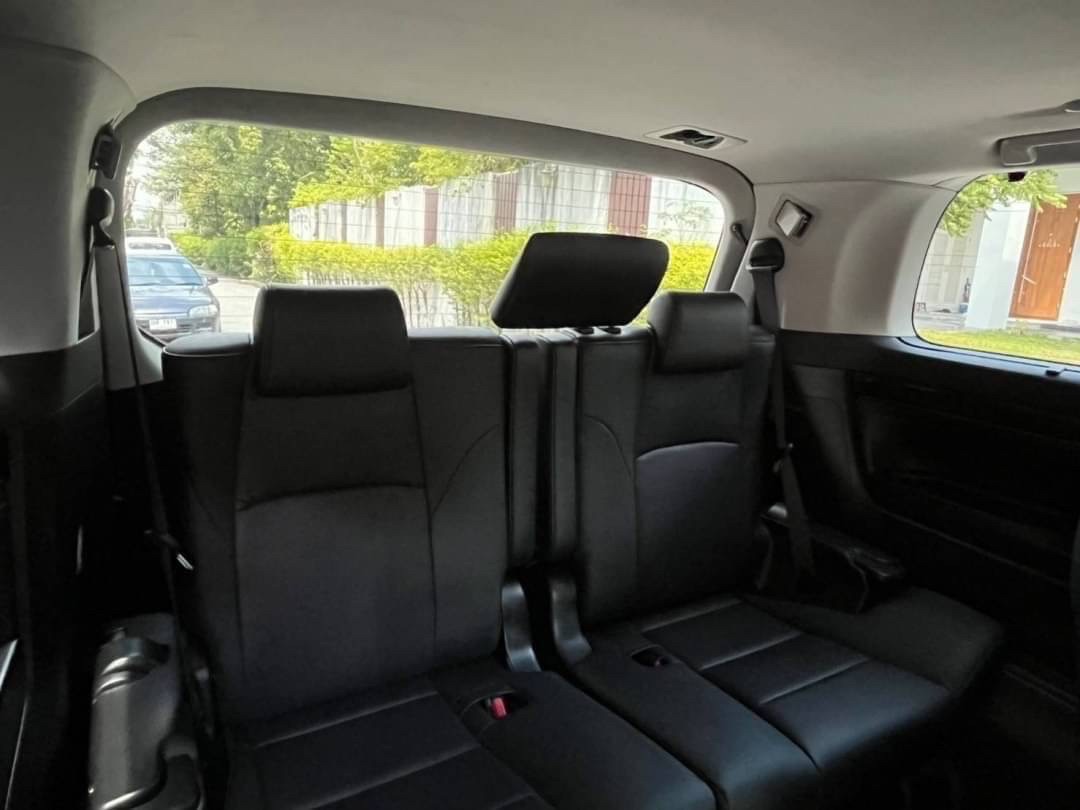 2020 Toyota Alphard สีขาว (รูปที่ 7)