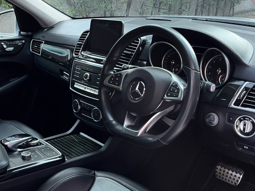 2017 Mercedes-Benz GLE-Class GLE500 สีเงิน (รูปที่ 7)