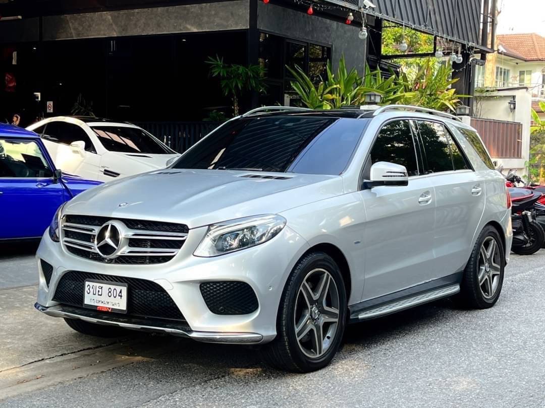 2017 Mercedes-Benz GLE-Class GLE500 สีเงิน (รูปที่ 2)