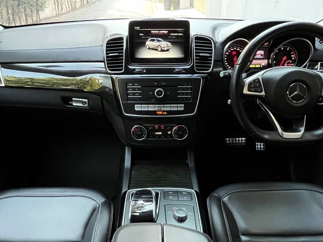 2017 Mercedes-Benz GLE-Class GLE500 สีเงิน (รูปที่ 4)