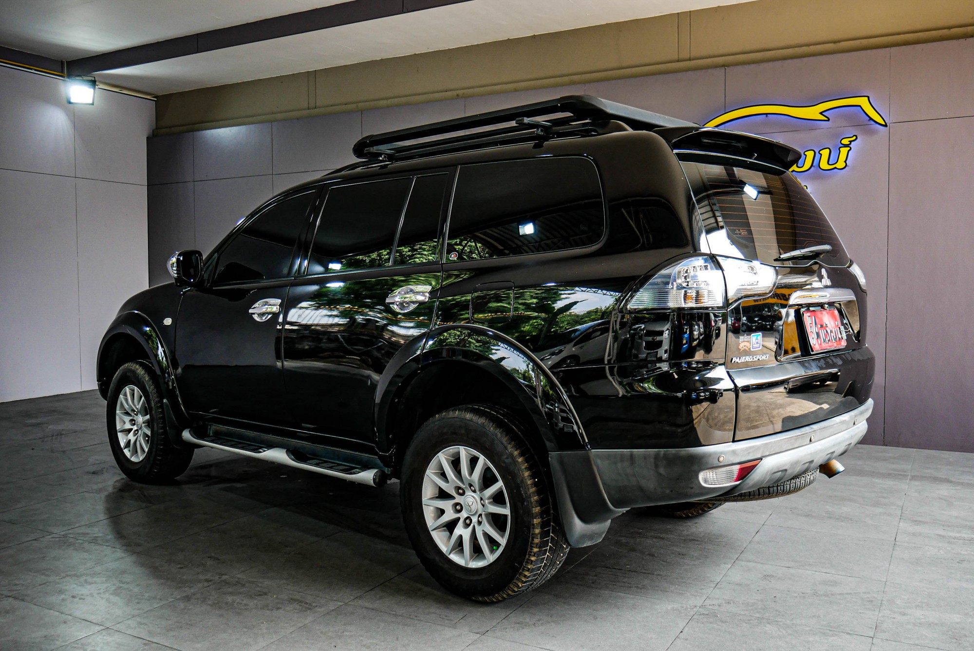 MITSUBISHI PAJERO SPORT 3.2 GT 4WD. AT ปี2011 สีดำ (รูปที่ 15)