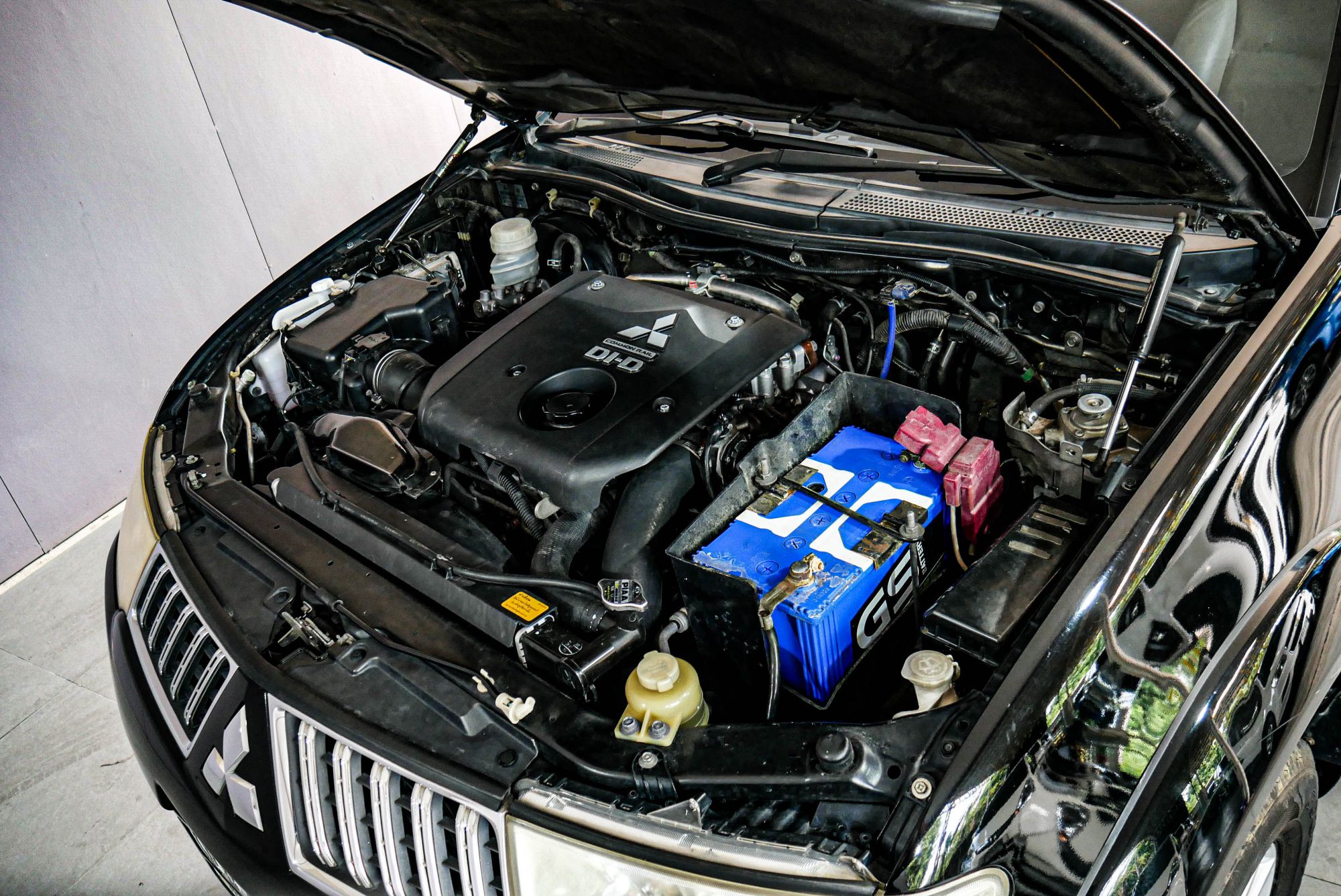 MITSUBISHI PAJERO SPORT 3.2 GT 4WD. AT ปี2011 สีดำ (รูปที่ 4)