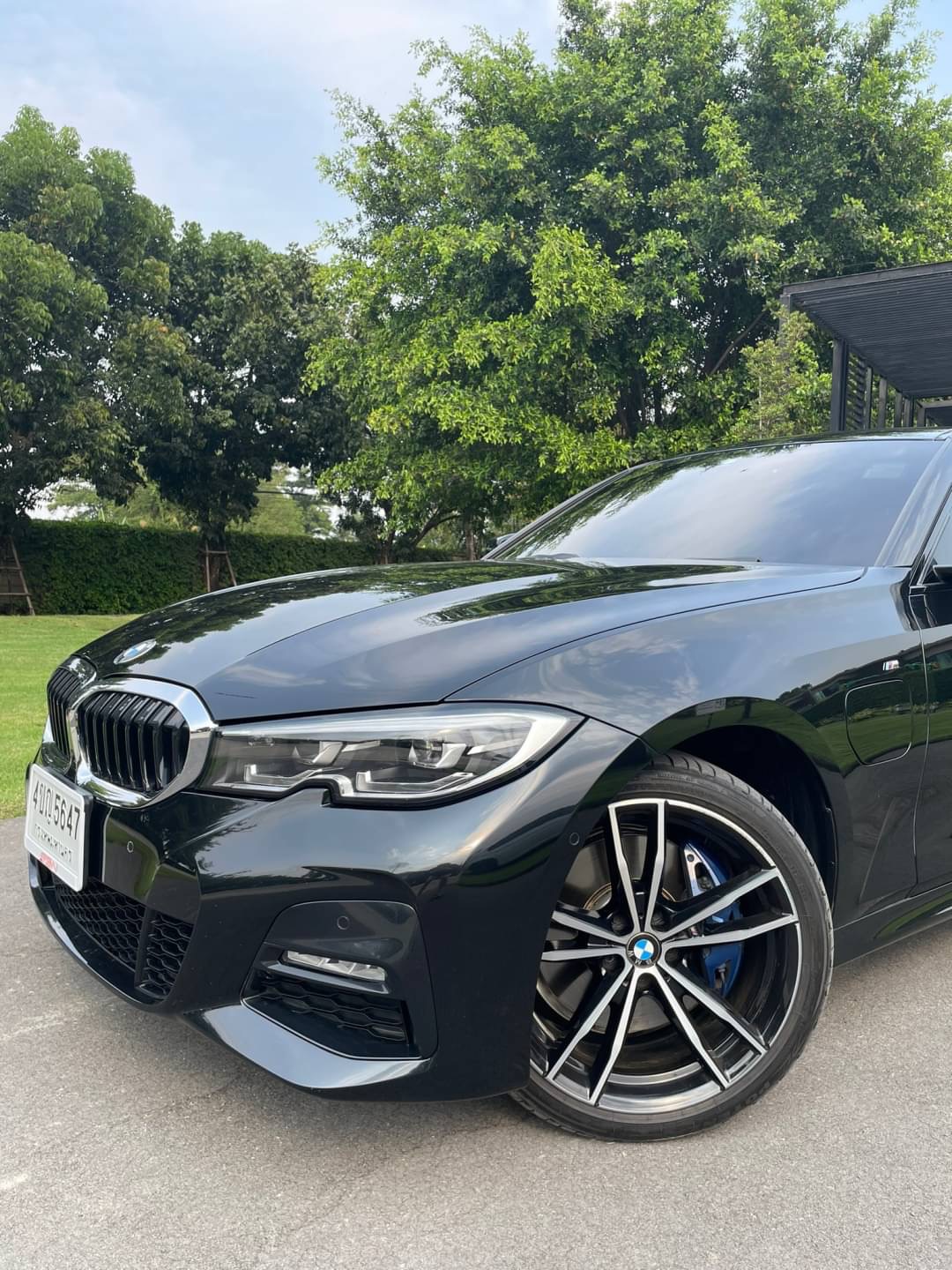 2020 BMW 330e M Sport LCI สีดำ (รูปที่ 6)