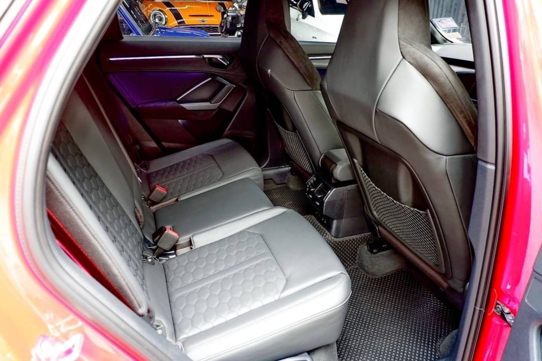 2021 Audi RS Q3 Sportback quattro SUV สีแดง (รูปที่ 6)