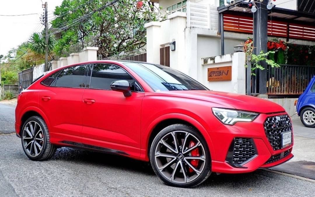 2021 Audi RS Q3 Sportback quattro SUV สีแดง