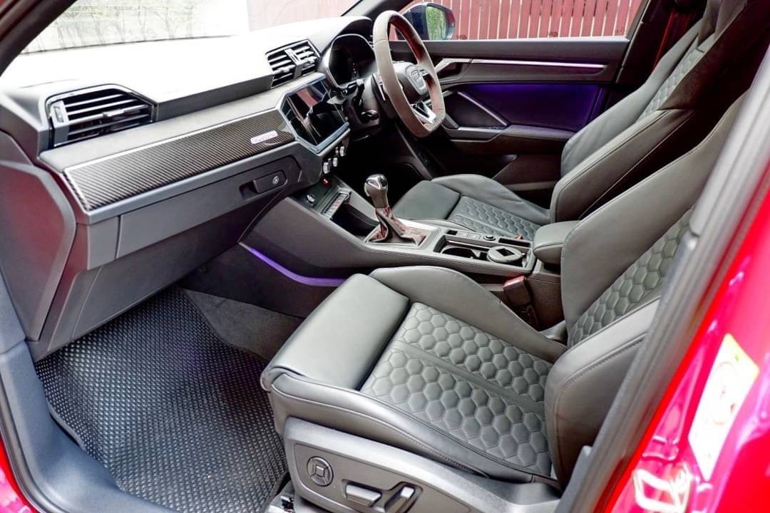 2021 Audi RS Q3 Sportback quattro SUV สีแดง (รูปที่ 7)