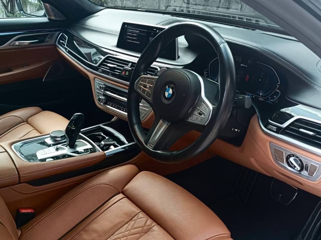 2020 BMW 745Le 3.0 xDrive M Sport 4WD Sedan สีดำ (รูปที่ 5)