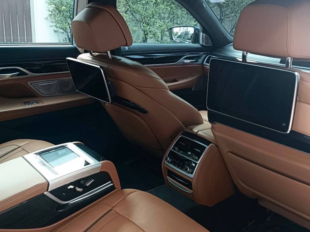 2020 BMW 745Le 3.0 xDrive M Sport 4WD Sedan สีดำ (รูปที่ 9)
