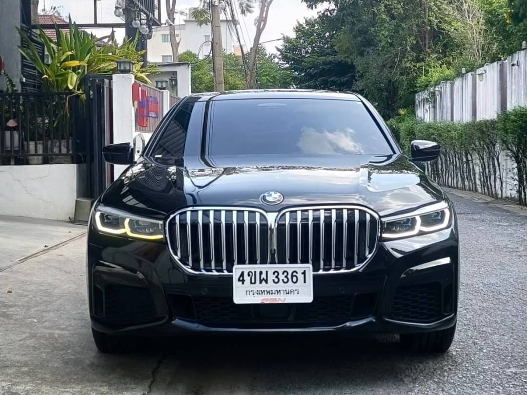 2020 BMW 745Le 3.0 xDrive M Sport 4WD Sedan สีดำ (รูปที่ 2)