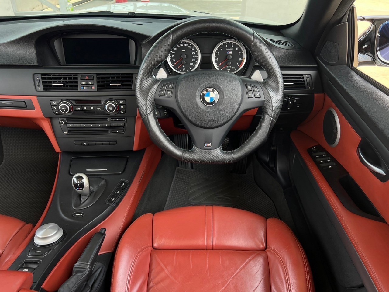 2008 BMW M3 สีขาว (รูปที่ 13)