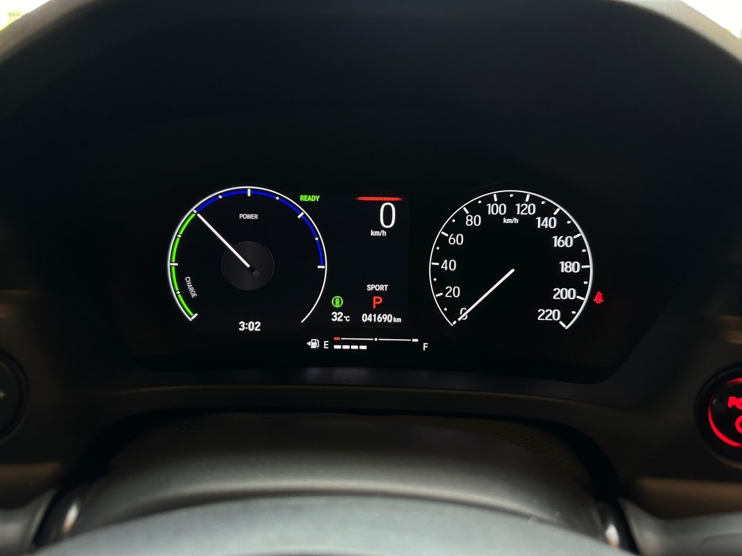 2022 Honda HR-V สีขาว (รูปที่ 10)