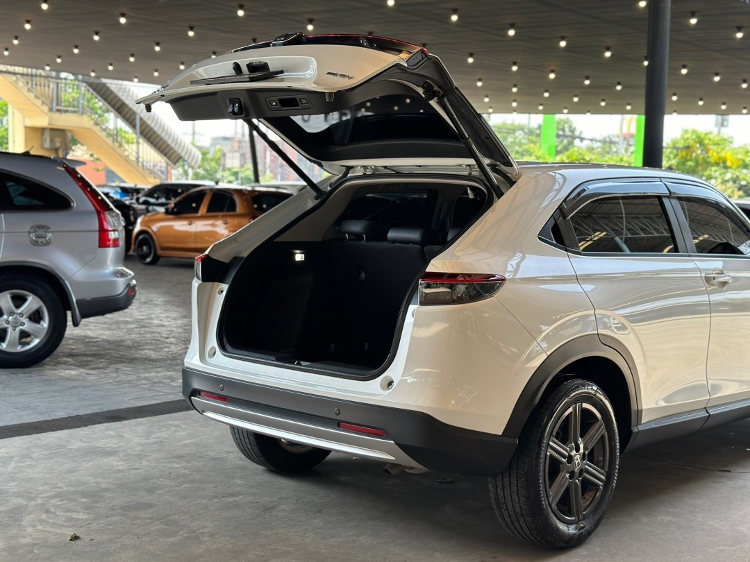 2022 Honda HR-V สีขาว (รูปที่ 3)