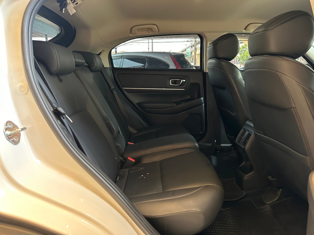 2022 Honda HR-V สีขาว (รูปที่ 16)