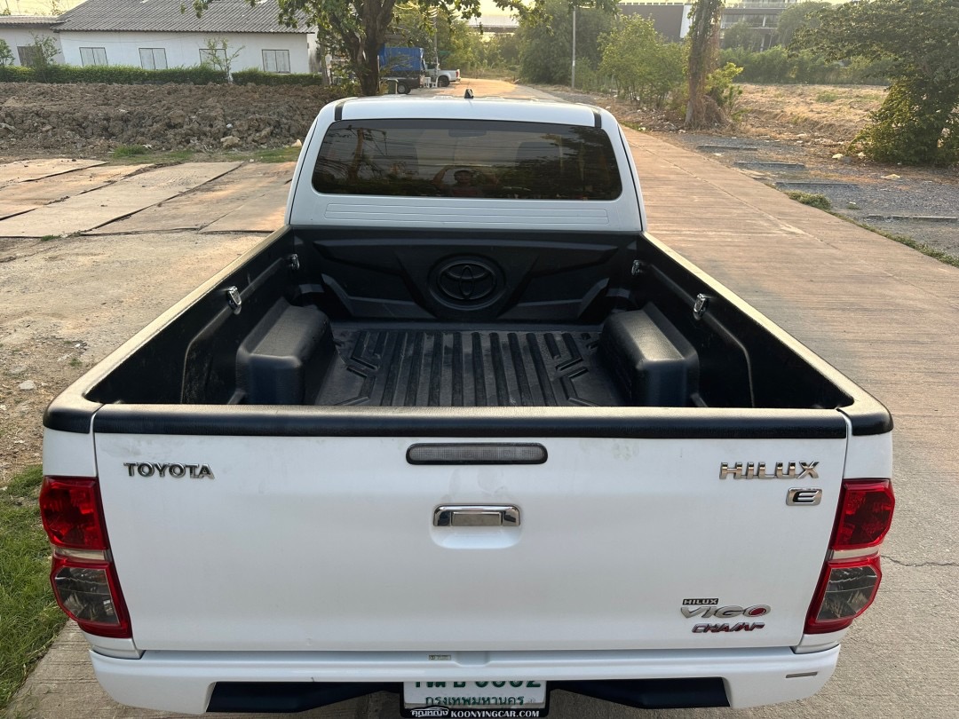 2013 Toyota Hilux Vigo Extra cab สีขาว