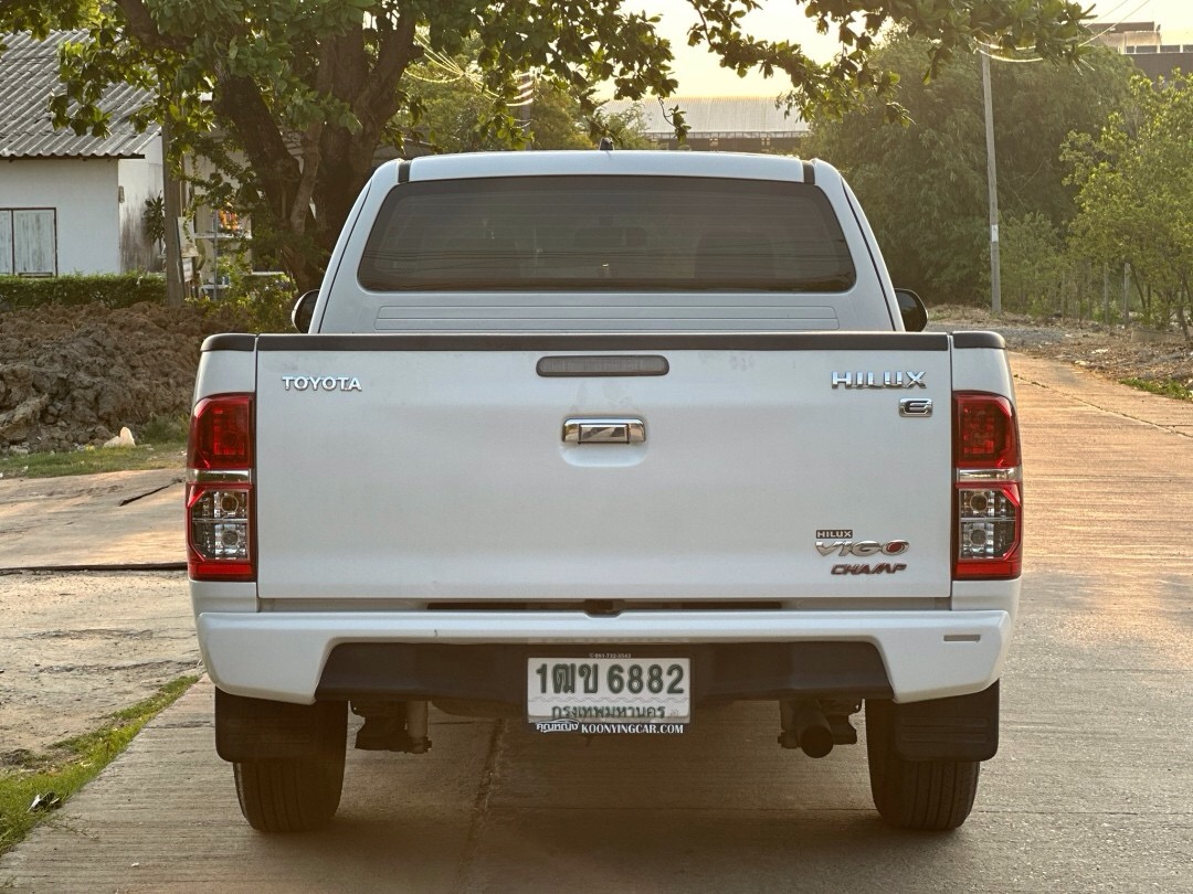 2013 Toyota Hilux Vigo Extra cab สีขาว (รูปที่ 3)