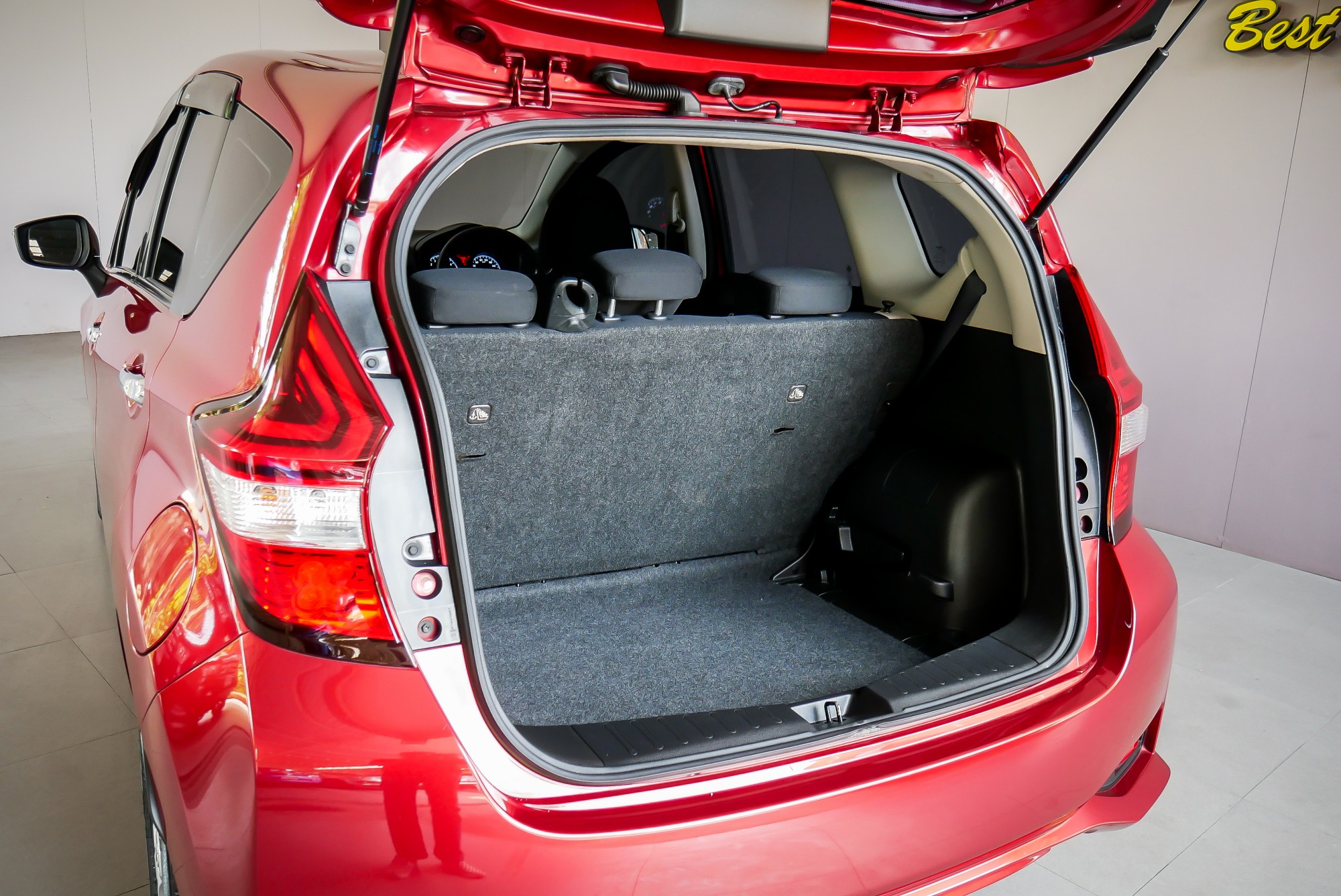 NISSAN NOTE 1.2 V AT สีแดง ปี2017 (รูปที่ 17)