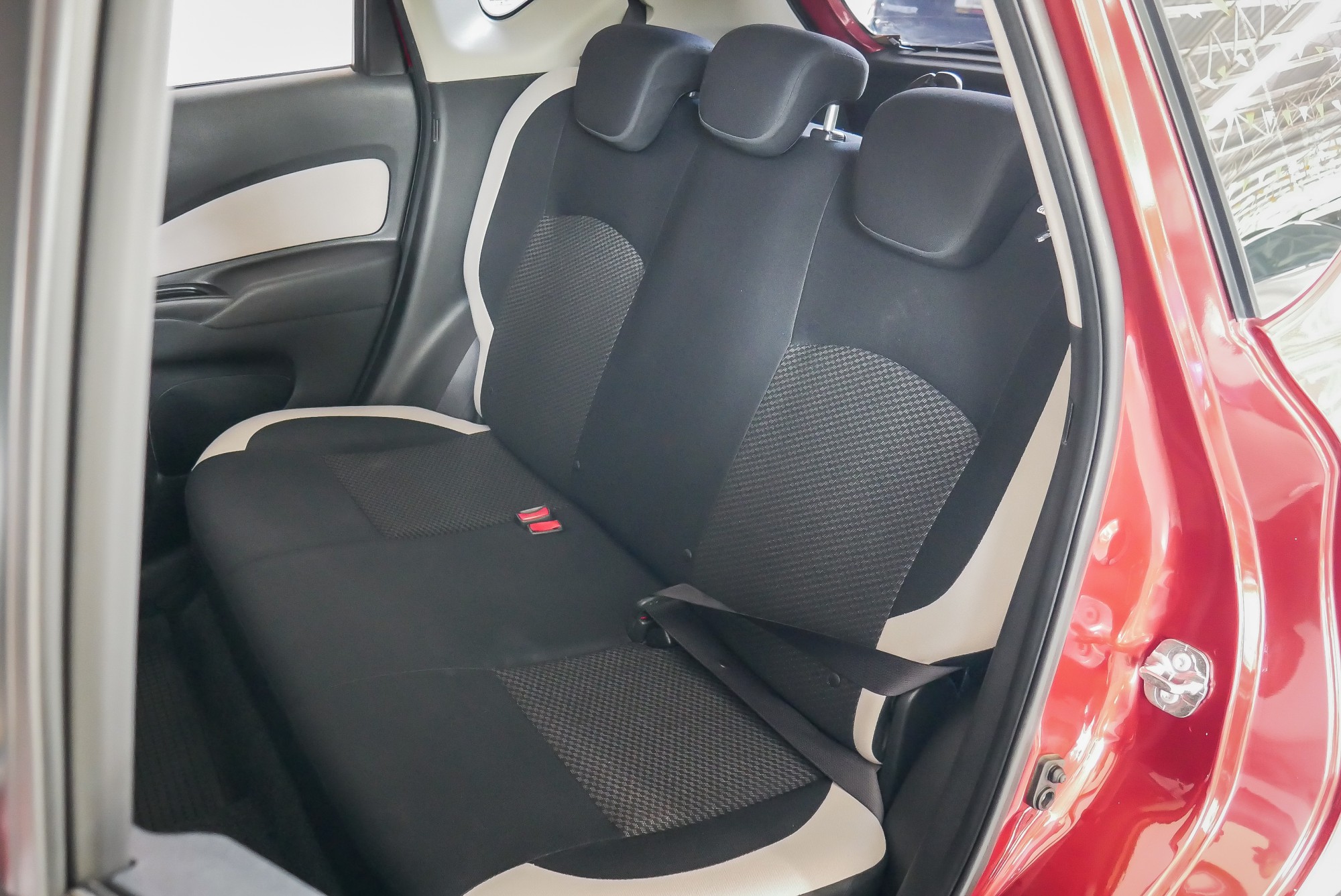 NISSAN NOTE 1.2 V AT สีแดง ปี2017 (รูปที่ 13)