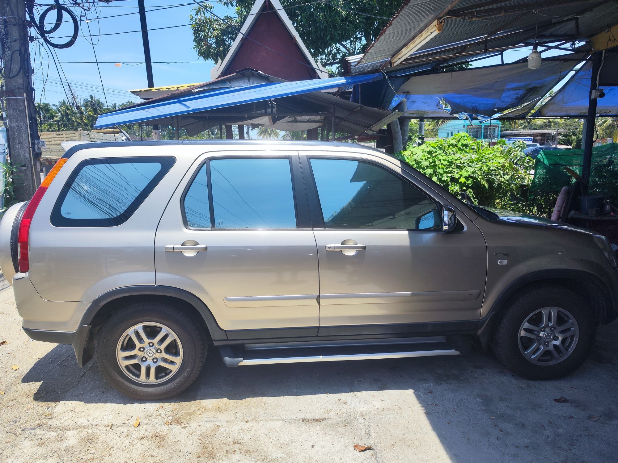 2004 Honda CR-V สีทอง (รูปที่ 2)