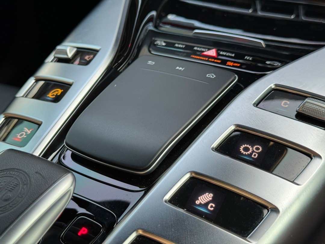 2020 Mercedes-Benz AMG GT53 สีดำ (รูปที่ 18)