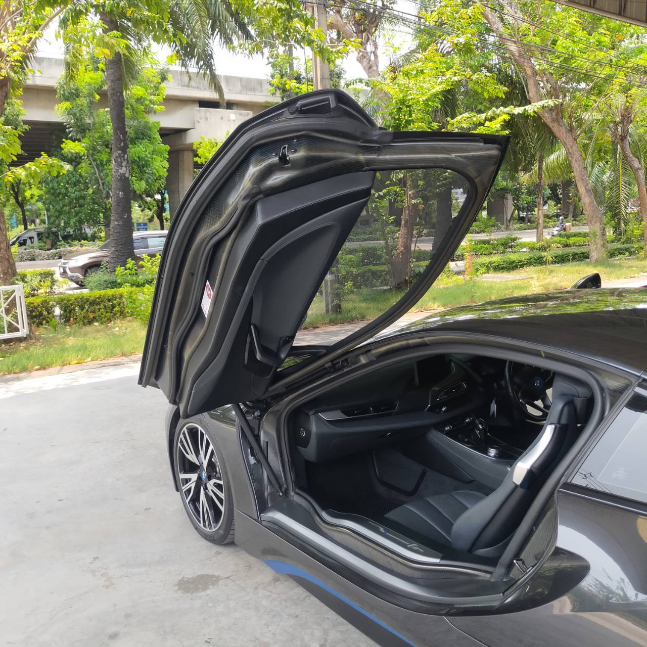 2015 BMW i8 สีน้ำเงิน (รูปที่ 10)