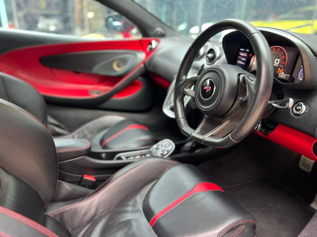 2016 McLaren 570S สีขาว (รูปที่ 8)