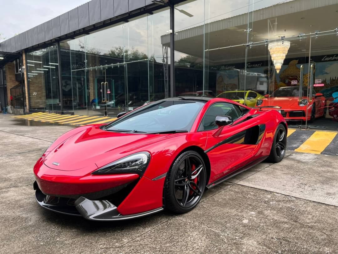 2016 McLaren 570S สีขาว (รูปที่ 6)